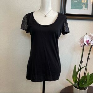 🍋 Gap • Women’s Black Pima Cotton T-Shirt w/Sequined Sleeves Size M